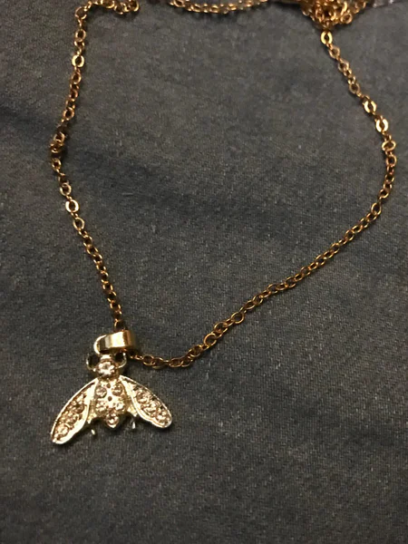modern small pendant necklace