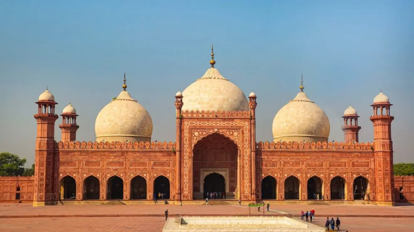 Badshahi Mosque Photo
