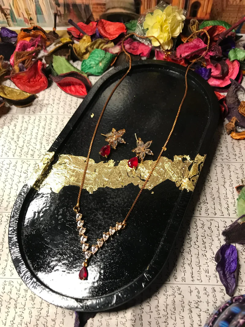 Delicate Pendant Necklace with Earrings