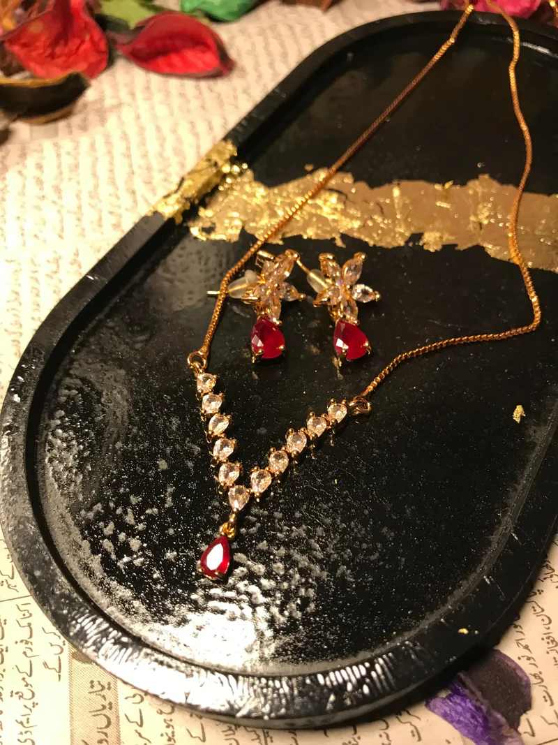 Delicate Pendant Necklace with Earrings