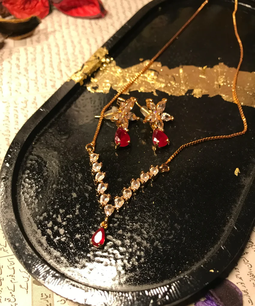 Delicate Pendant Necklace with Earrings