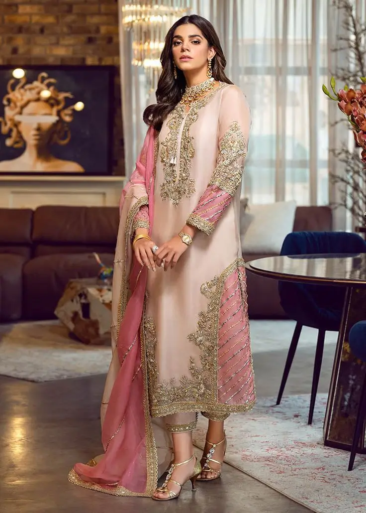 Eid 2026 Trend in Pakistan – Latest Eid Dresses, Jewelry & Style Guide (10)