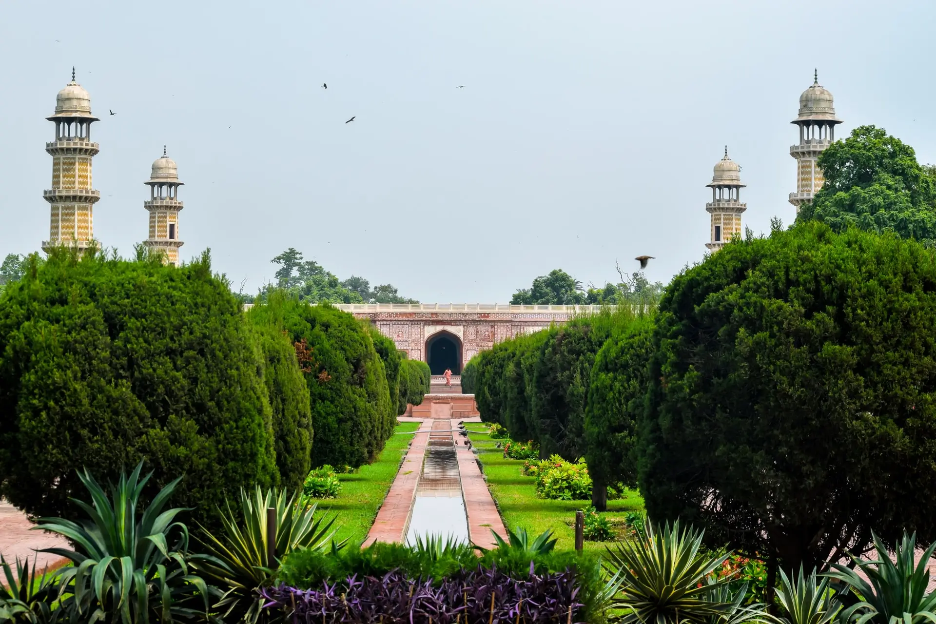 Lahore The Heart of Pakistan, Love of Pakistani (3)