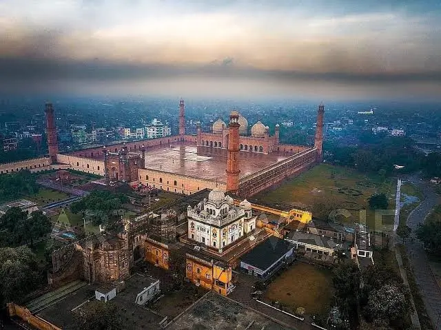 Lahore The Heart of Pakistan, Love of Pakistani (3)