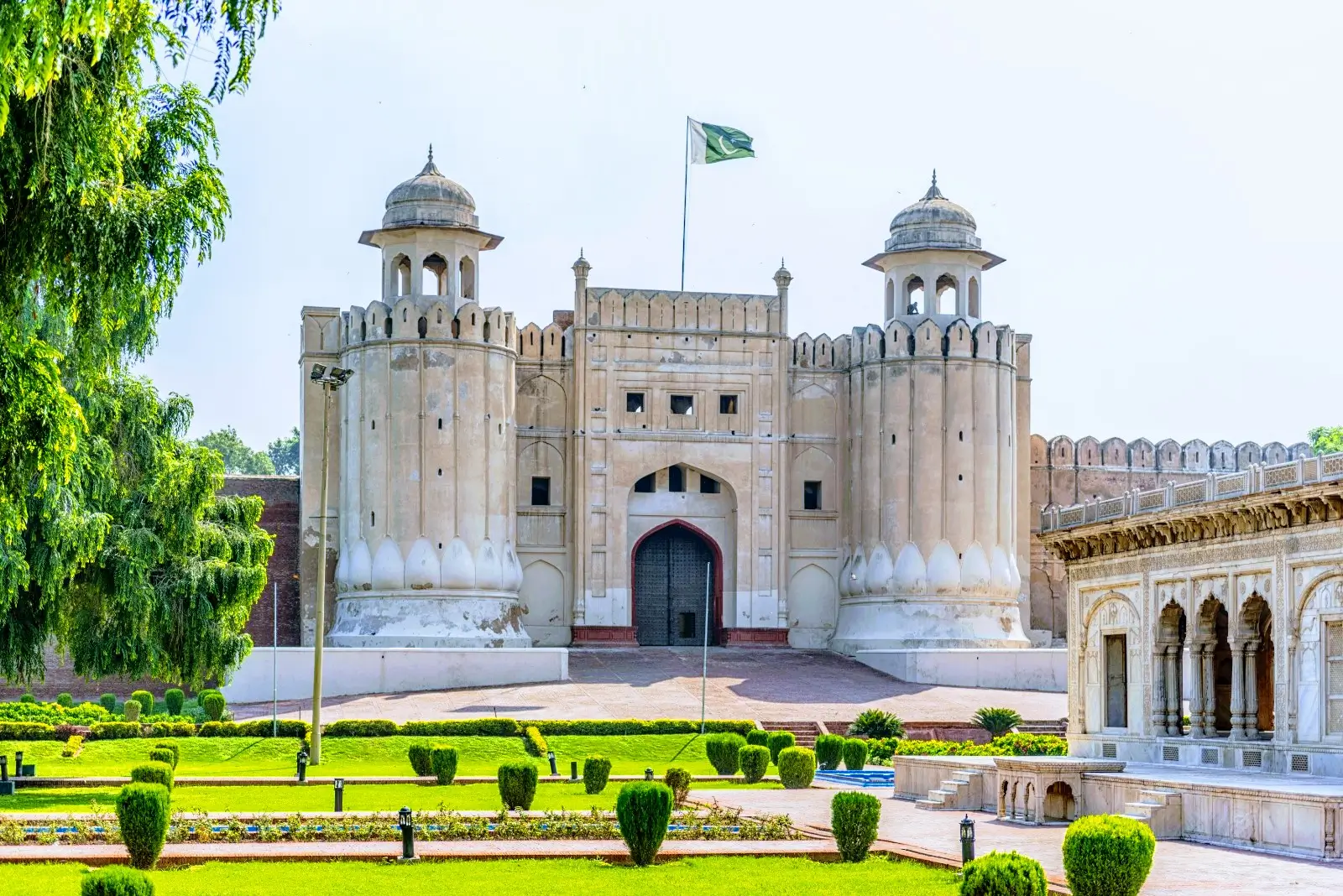 Lahore The Heart of Pakistan, Love of Pakistani (3)
