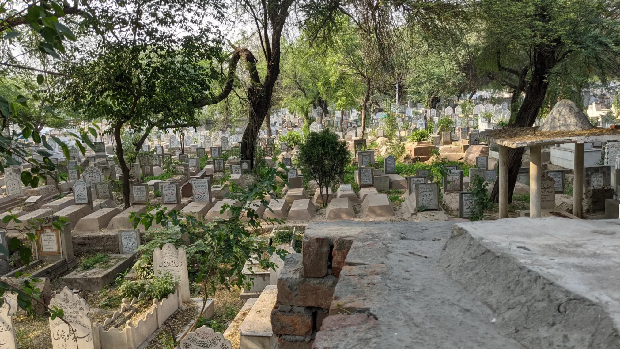 Miani Sahib Graveyard Lahore – History, Location & Famous Graves