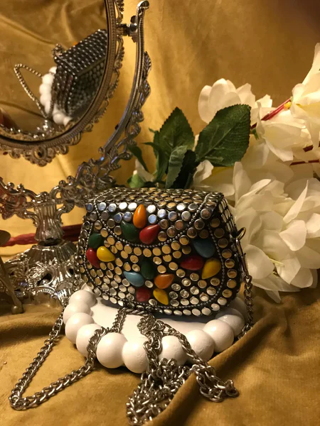 Mini Metal Clutch