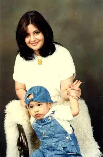 Nazia Hassan Life, Music, Legacy, & Influence of Pakistan’s Pop Icon (6)