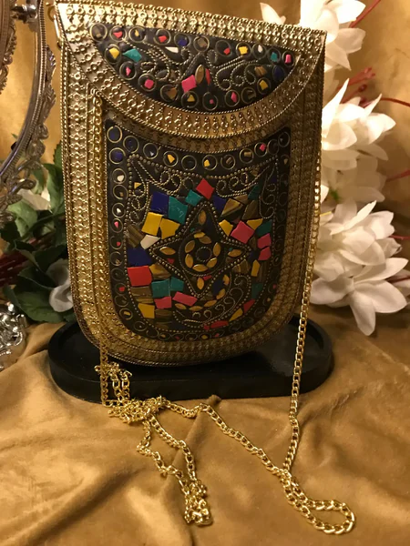 Structured Metallic Clutch Bag & Chain (1)
