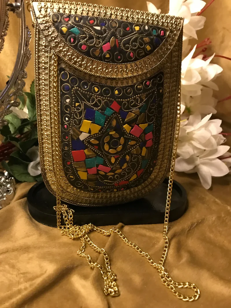 Structured Metallic Clutch Bag & Chain (1)