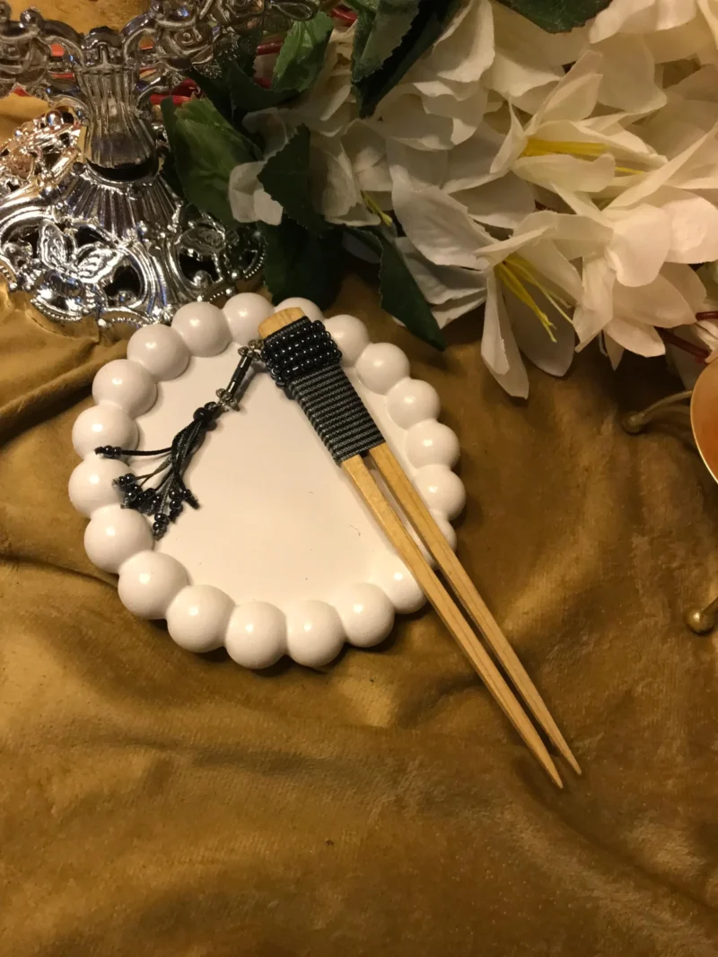 Wooden Chinese Hair Pin Bun (1)