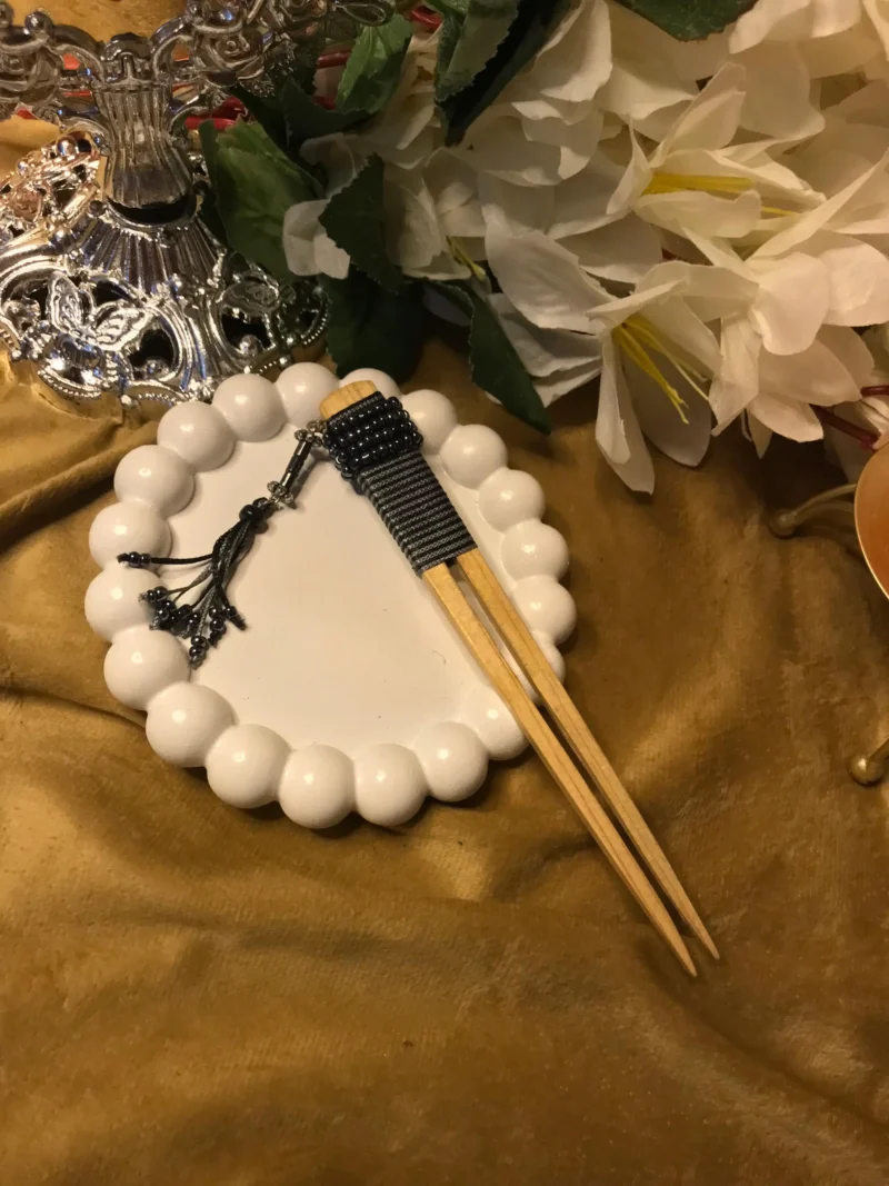 Wooden Chinese Hair Pin Bun (1)