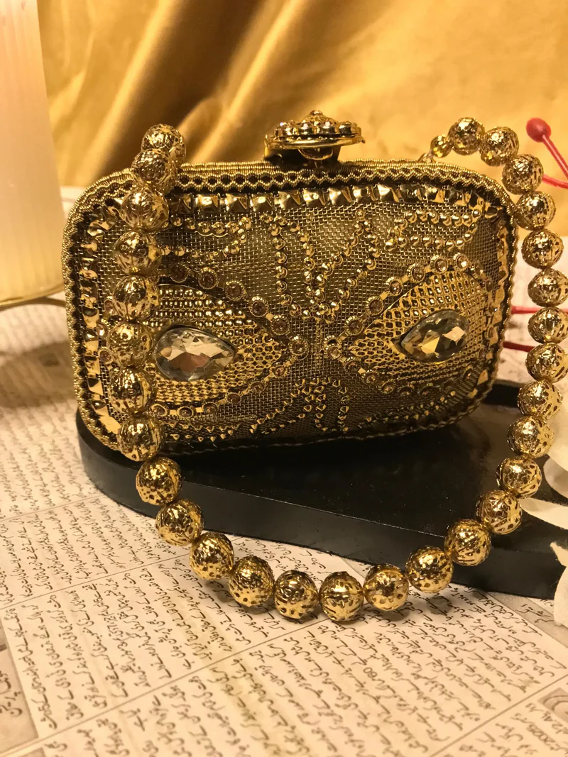Metal Antique Clutch - Adorable (3)