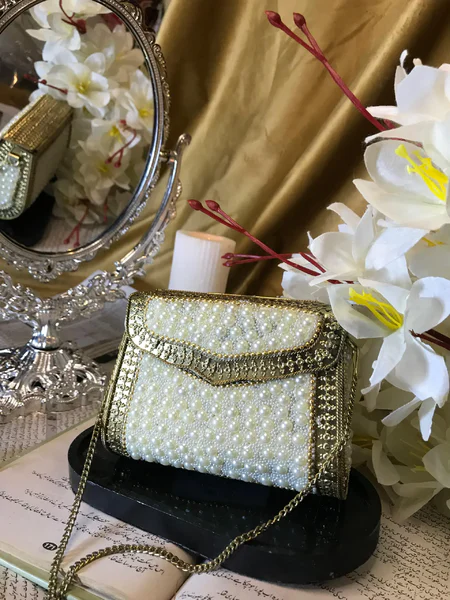 Aesthetic White Pearl Clutch Bag