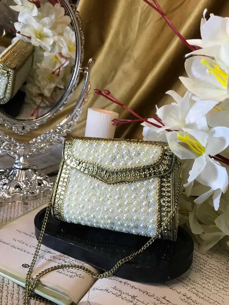Aesthetic White Pearl Clutch Bag
