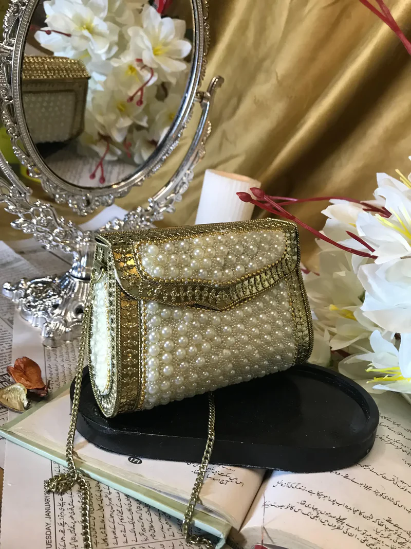 Aesthetic White Pearl Clutch Bag