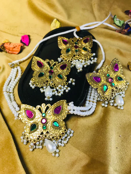 Antique Jewelry Pakistan