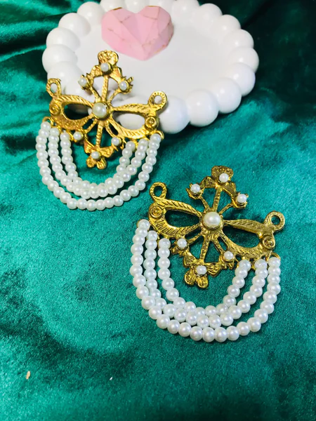 Brilliant White Pearl Earrings (1)