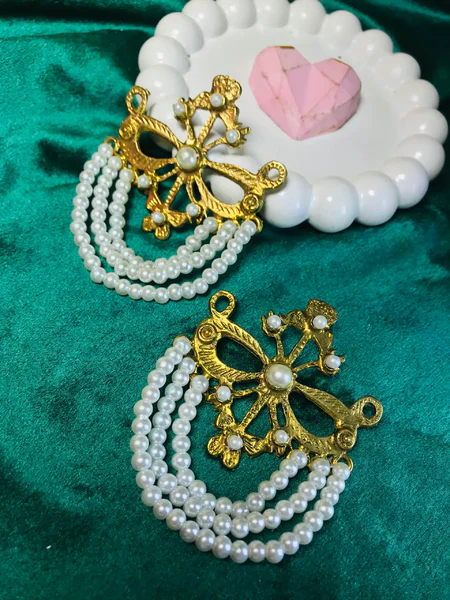 Brilliant White Pearl Earrings (1)