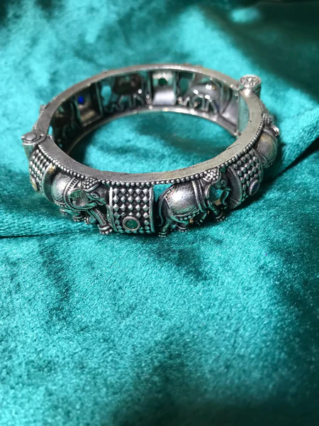 Fancy Unique Silver Bracelet Design for Girl