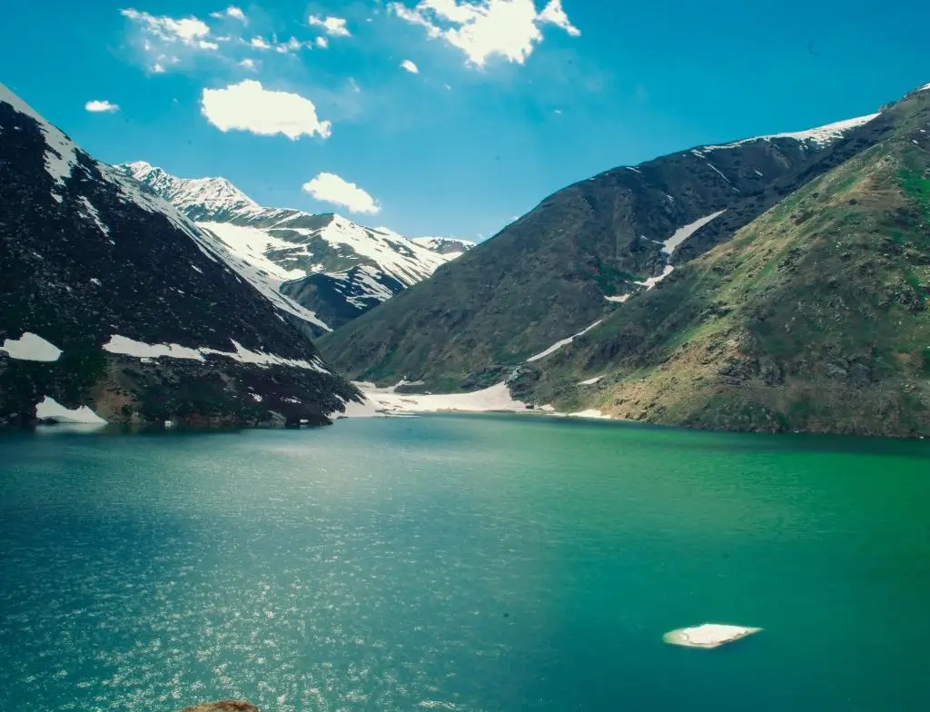 Lulusar Lake