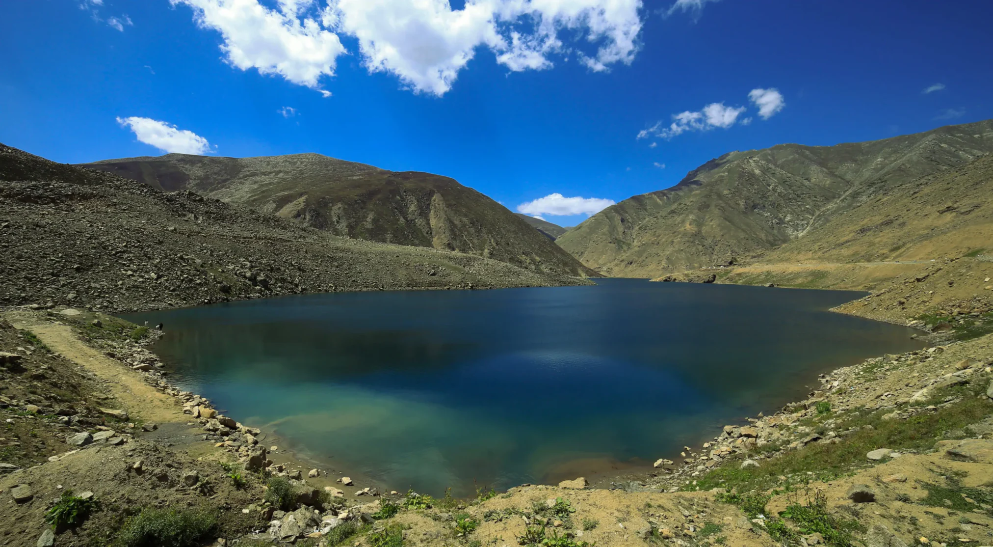 Lulusar Lake