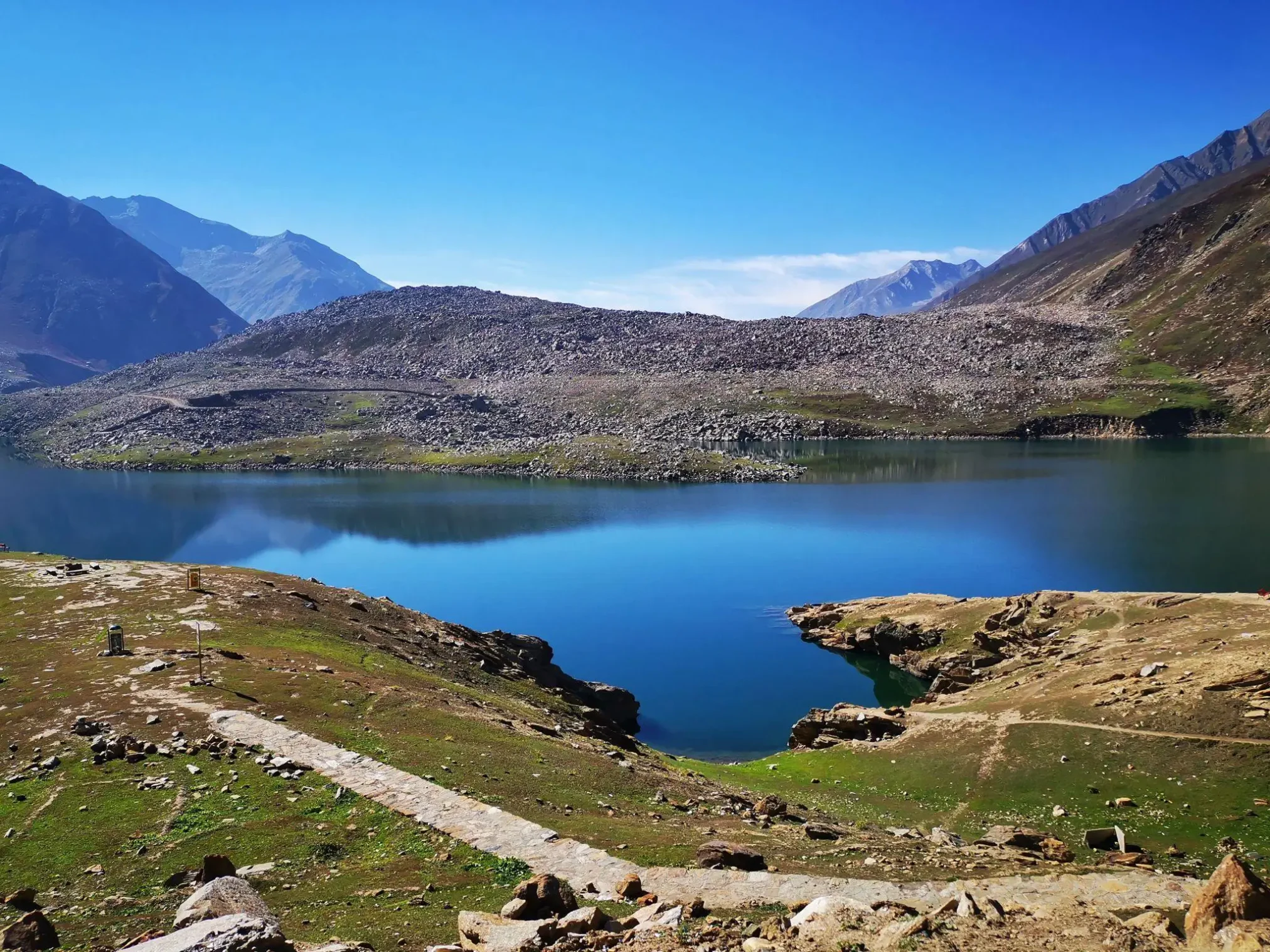 Lulusar Lake