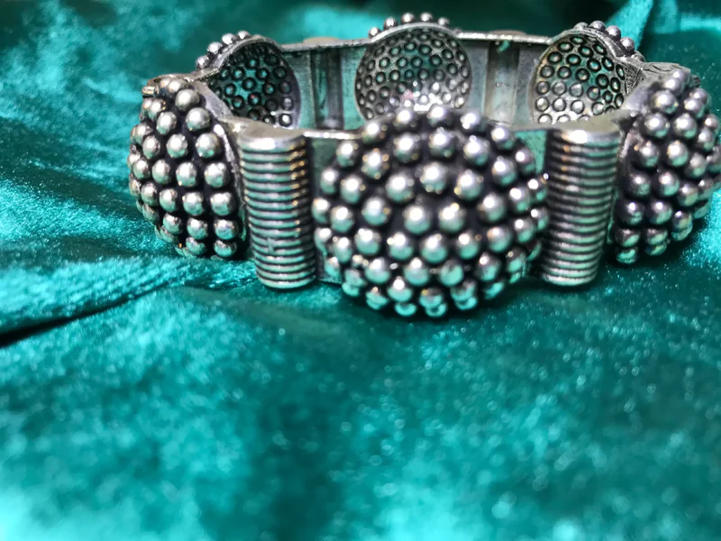 silver kada design for girl