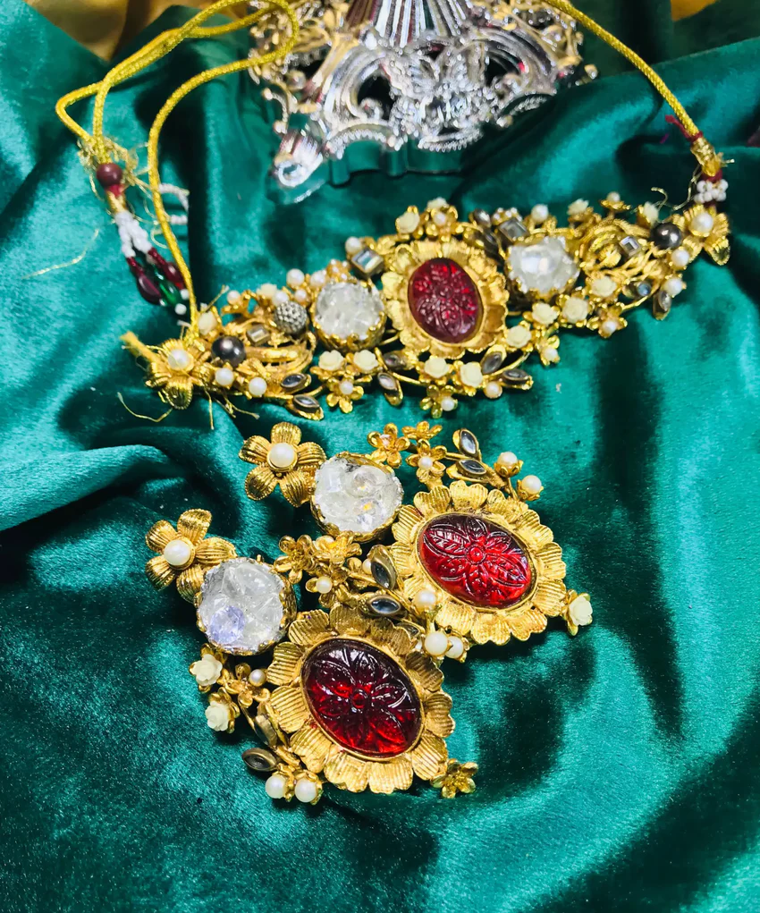 Kundan Choker and Earrings Set
