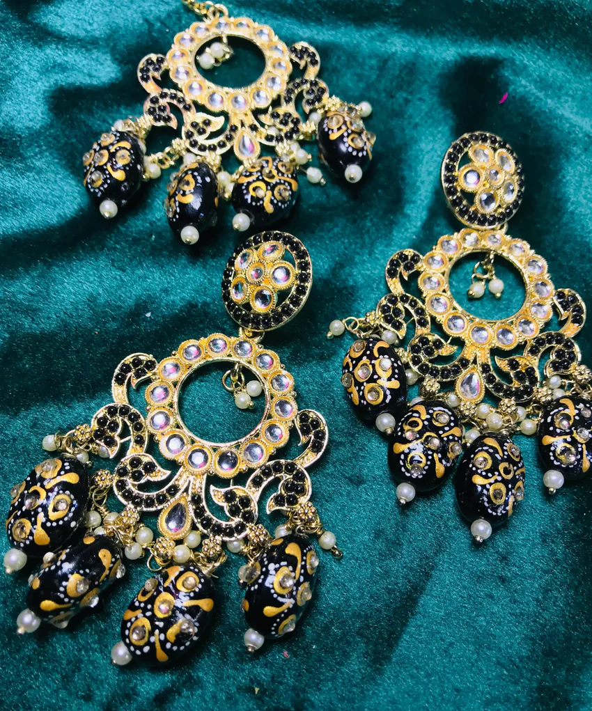 Discover the elegance of Tikka Jewellery, where tradition meets modern design. Explore our exquisite collection of handcrafted pieces for every occasion.