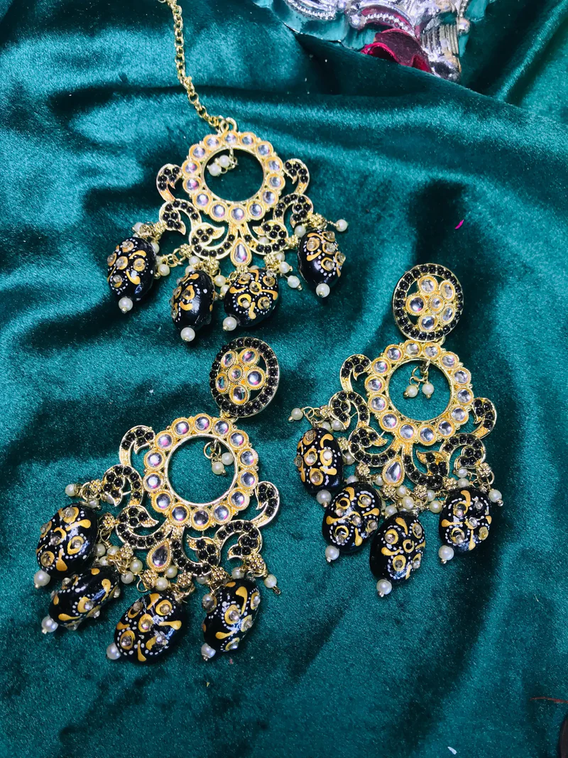 Discover the elegance of Tikka Jewellery, where tradition meets modern design. Explore our exquisite collection of handcrafted pieces for every occasion.