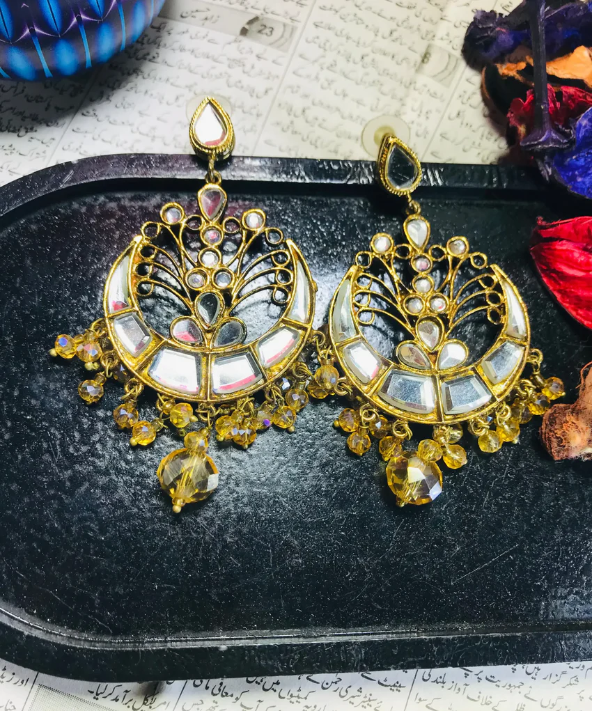 antique gold kundan earrings